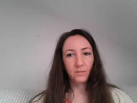 Valessya online show from May 3, 2026, 8:31 am