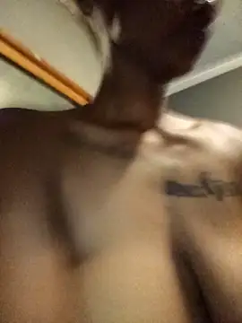 Snapshot of JANIELEE chatting on November 21, 2025, 9:02 pm JANIELEE online show from November 21, 2025, 9:02 pm