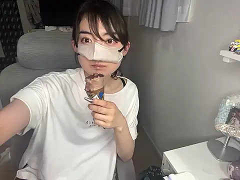 Snapshot of naginagisan chatting on June 15, 2026, 12:07 pm naginagisan online show from June 15, 2026, 12:07 pm