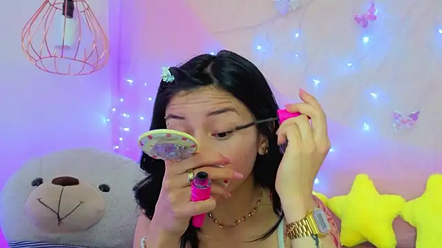 april bennett online show from February 19, 2026, 1:18 pm