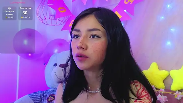 Snapshot of april_bennett chatting on July 10, 2026, 1:36 pm april bennett online show from July 10, 2026, 1:36 pm