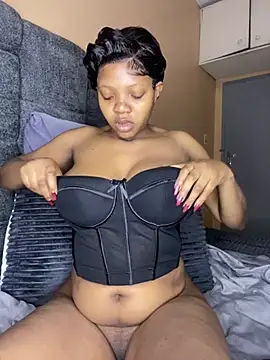 Snapshot of MilfBoobsxx chatting on June 29, 2026, 1:23 am MilfBoobsxx online show from June 29, 2026, 1:23 am
