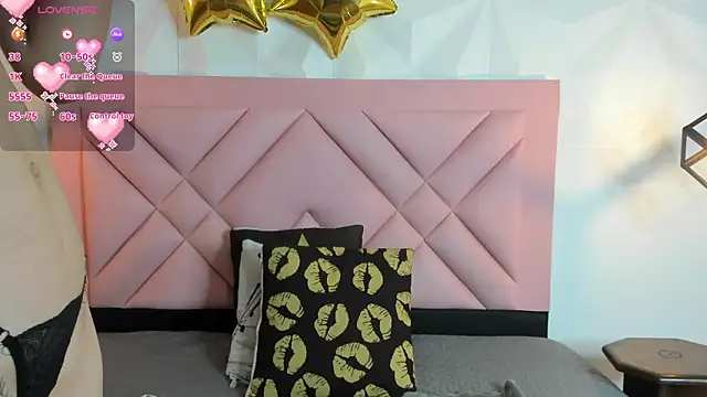 Snapshot of Caroline_daring chatting on July 16, 2026, 12:22 pm Caroline daring online show from July 16, 2026, 12:22 pm