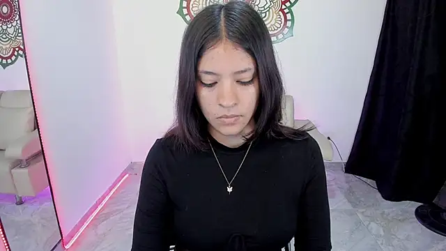 Snapshot of Candy_fox_19 chatting on June 23, 2026, 3:32 pm Candy fox 19 online show from June 23, 2026, 3:32 pm