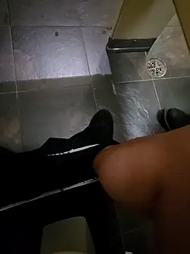 Snapshot of maxelbueno chatting on September 30, 2025, 9:53 pm maxelbueno online show from September 30, 2025, 9:53 pm