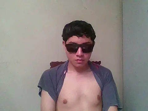Snapshot of twinkboy593 chatting on October 10, 2025, 2:38 pm twinkboy593 online show from October 10, 2025, 2:38 pm