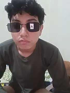 Snapshot of twinkboy593 chatting on July 31, 2026, 10:42 pm twinkboy593 online show from July 31, 2026, 10:42 pm