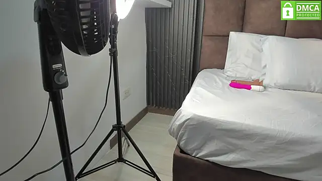 Snapshot of Sussy_Vixen chatting on September 26, 2025, 10:14 pm Sussy Vixen online show from September 26, 2025, 10:14 pm