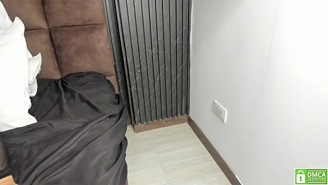 Snapshot of Sussy_Vixen chatting on October 18, 2025, 9:32 am Sussy Vixen online show from October 18, 2025, 9:32 am