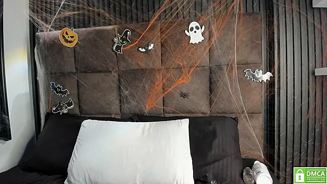 Snapshot of Sussy_Vixen chatting on October 24, 2025, 7:43 pm Sussy Vixen online show from October 24, 2025, 7:43 pm