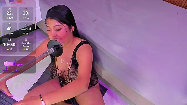 mysticlatina1 online show from November 9, 2025, 12:03 pm