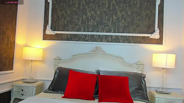 Snapshot of SharonBonet chatting on October 11, 2025, 11:09 am SharonBonet online show from October 11, 2025, 11:09 am