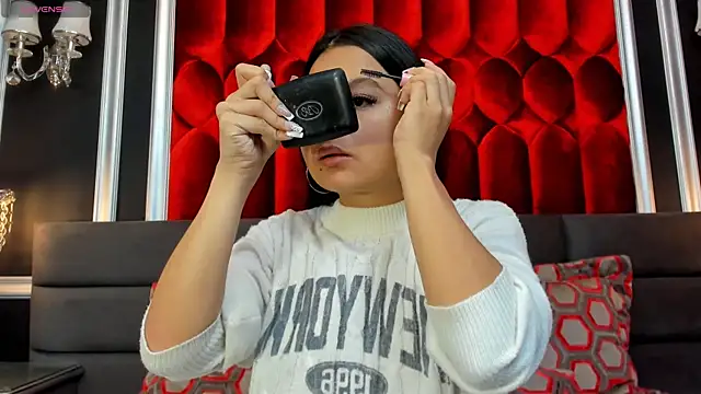 Snapshot of SharonBonet chatting on November 17, 2025, 1:28 pm SharonBonet online show from November 17, 2025, 1:28 pm