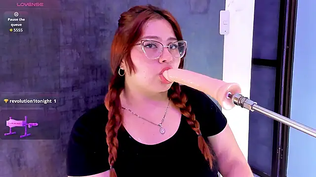 Snapshot of alana_glasses chatting on September 18, 2025, 11:45 am alana glasses online show from September 18, 2025, 11:45 am