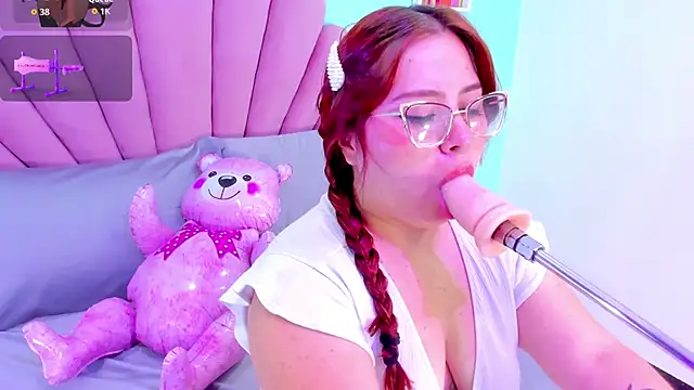 Snapshot of alana_glasses chatting on September 30, 2025, 12:10 pm alana glasses online show from September 30, 2025, 12:10 pm