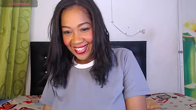 Snapshot of Gracce-Smith chatting on October 8, 2025, 8:17 pm Gracce-Smith online show from October 8, 2025, 8:17 pm