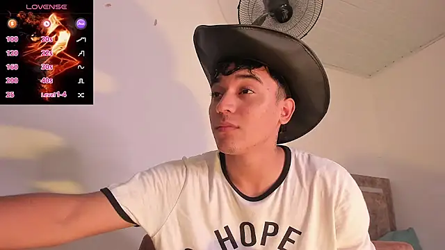 Austin Cardieff  online show from October 8, 2025, 7:33 pm