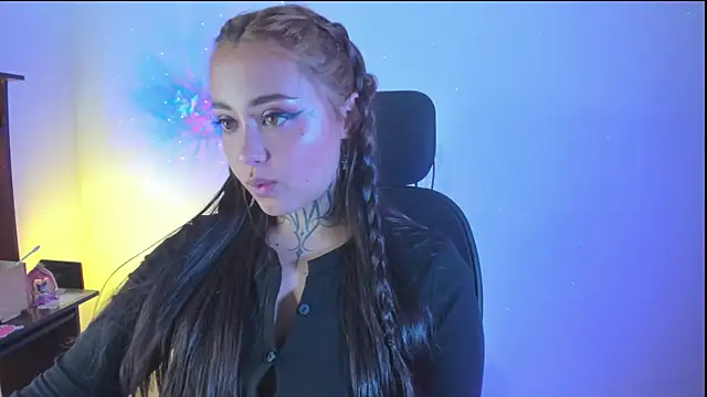 Snapshot of SofiaBermudez chatting on November 6, 2025, 1:06 am SofiaBermudez online show from November 6, 2025, 1:06 am