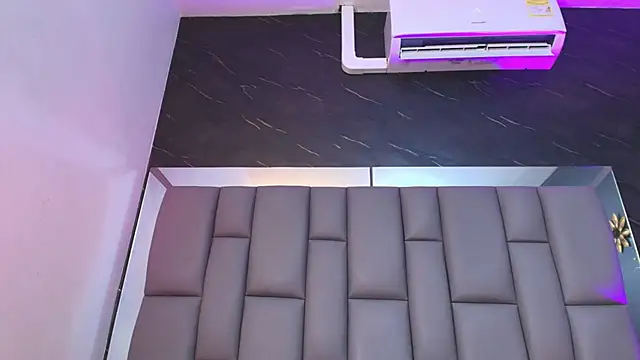 Snapshot of kissme_luna chatting on November 28, 2025, 7:05 pm kissme luna online show from November 28, 2025, 7:05 pm