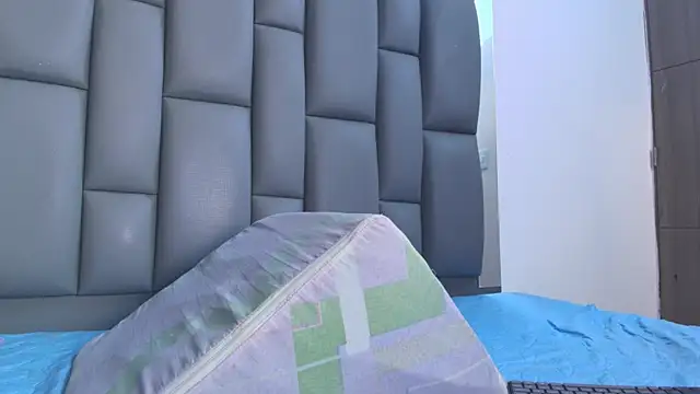 kissme luna online show from January 10, 2026, 7:04 pm