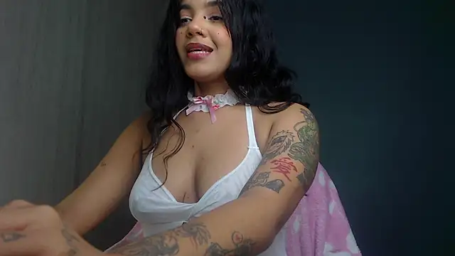 Snapshot of ObeyVal chatting on October 8, 2025, 12:41 am ObeyVal online show from October 8, 2025, 12:41 am