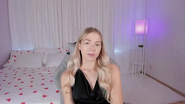 Snapshot of Susan_Mimi chatting on September 18, 2025, 2:35 am Susan Mimi online show from September 18, 2025, 2:35 am