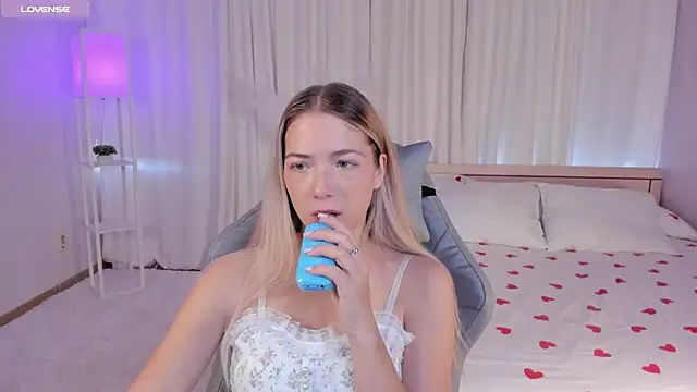 Snapshot of Susan_Mimi chatting on October 16, 2025, 3:29 am Susan Mimi online show from October 16, 2025, 3:29 am