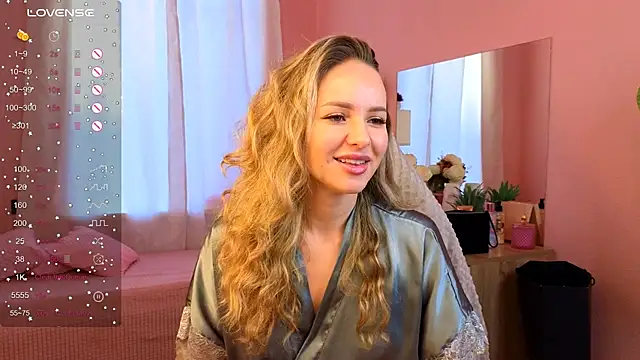 Snapshot of Hloya_Mei chatting on September 26, 2025, 1:09 am Hloya Mei online show from September 26, 2025, 1:09 am