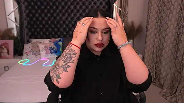 SerahMirabeli online show from September 21, 2025, 1:13 pm