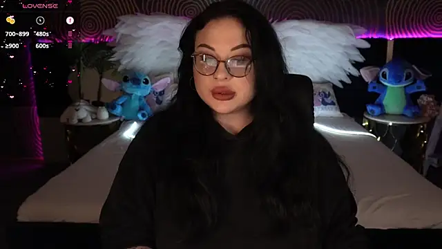 SerahMirabeli online show from October 4, 2025, 7:23 pm