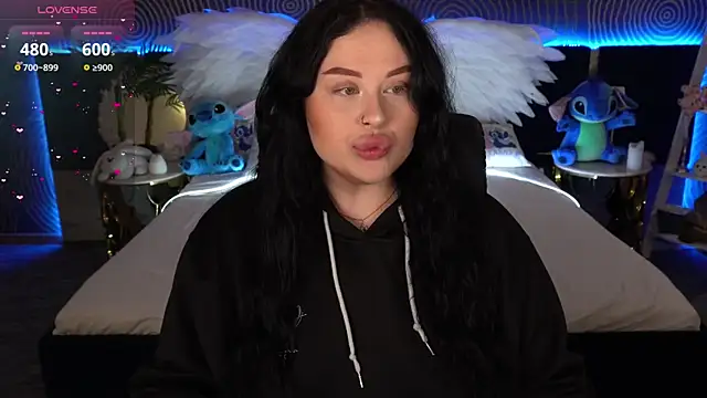 SerahMirabeli online show from October 25, 2025, 6:46 pm