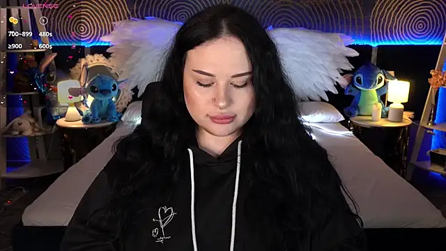 SerahMirabeli online show from November 22, 2025, 7:46 pm