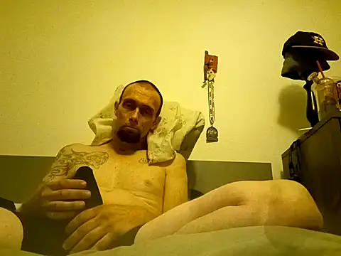 Snapshot of Nocturnal_Eros chatting on September 14, 2025, 6:45 am Nocturnal Eros online show from September 14, 2025, 6:45 am