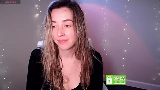 Snapshot of SuggestiveBehavior chatting on November 18, 2025, 4:44 pm SuggestiveBehavior online show from November 18, 2025, 4:44 pm