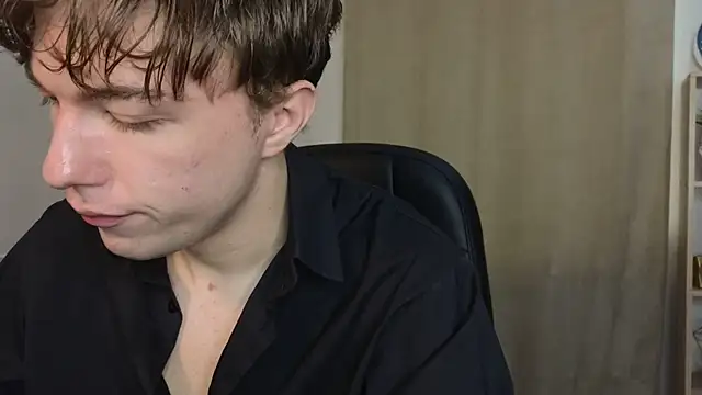 Snapshot of MarkShot_ chatting on September 17, 2025, 2:08 pm MarkShot online show from September 17, 2025, 2:08 pm