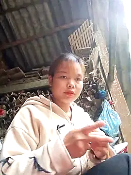 Huyen x online show from April 19, 2026, 1:49 am