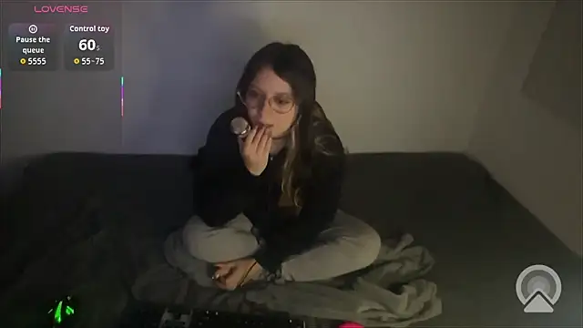 SofiaKitty-love online show from February 1, 2026, 4:11 am