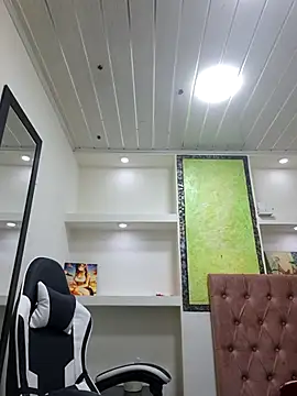 susan mooree online show from October 2, 2025, 8:16 pm