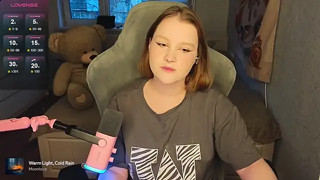 Snapshot of OliviaBlade chatting on October 5, 2025, 1:20 pm OliviaBlade online show from October 5, 2025, 1:20 pm