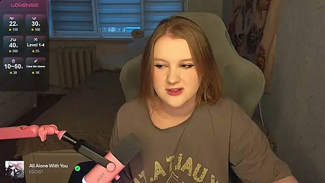 Snapshot of OliviaBlade chatting on October 8, 2025, 1:09 pm OliviaBlade online show from October 8, 2025, 1:09 pm