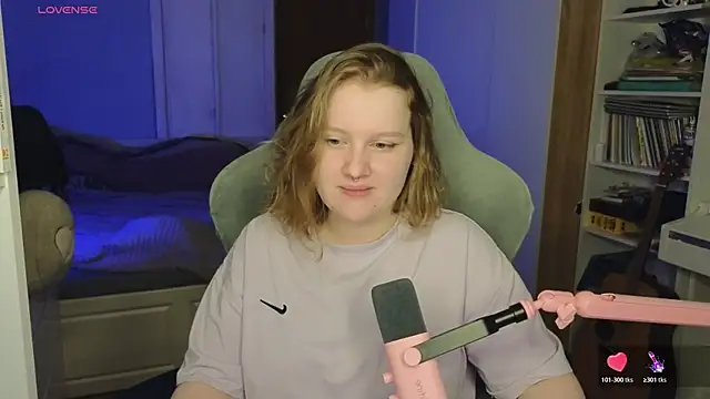 Snapshot of OliviaBlade chatting on November 22, 2025, 2:16 pm OliviaBlade online show from November 22, 2025, 2:16 pm