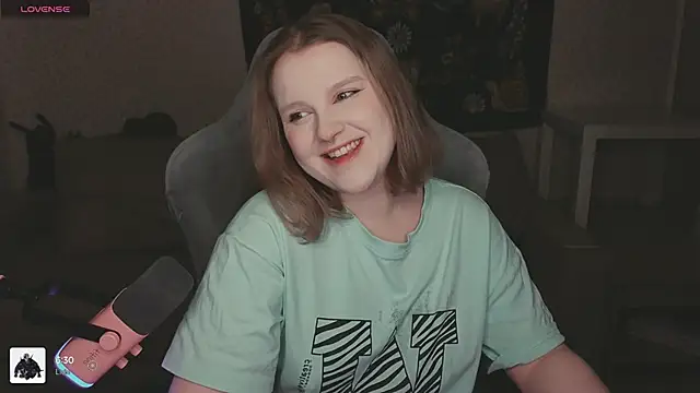 Snapshot of OliviaBlade chatting on December 3, 2025, 2:04 pm OliviaBlade online show from December 3, 2025, 2:04 pm