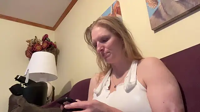 Snapshot of bubblytempest chatting on September 30, 2025, 9:09 pm bubblytempest online show from September 30, 2025, 9:09 pm