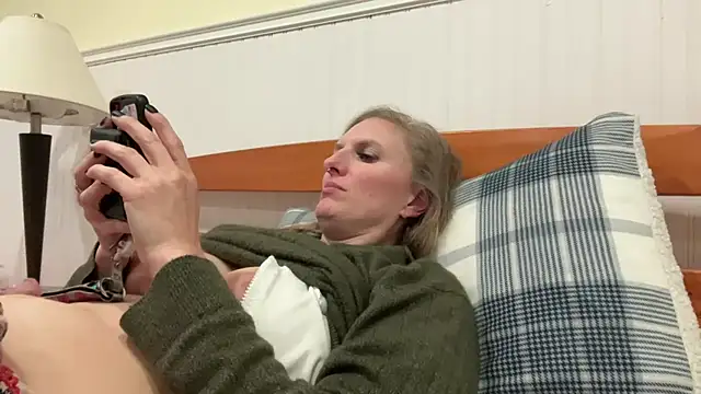 Snapshot of bubblytempest chatting on October 18, 2025, 5:21 am bubblytempest online show from October 18, 2025, 5:21 am