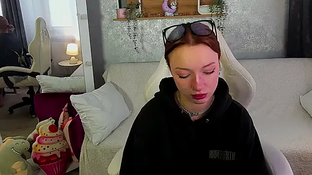 FoxyMayy online show from October 1, 2025, 6:52 am