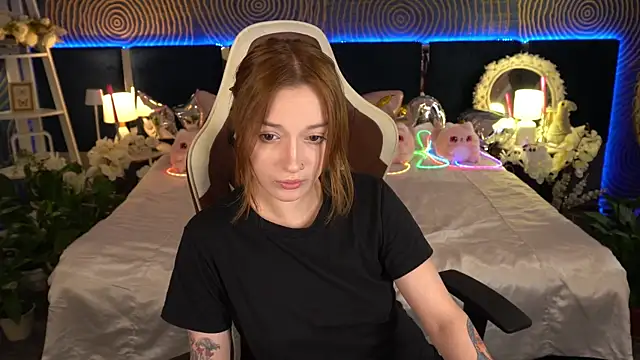 Snapshot of FoxyMayy chatting on June 13, 2026, 1:09 pm FoxyMayy online show from June 13, 2026, 1:09 pm