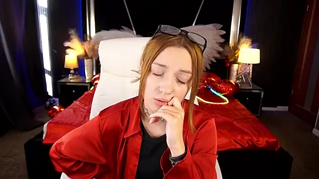 FoxyMayy online show from June 23, 2026, 2:48 pm