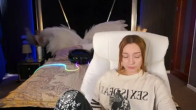 FoxyMayy online show from June 26, 2026, 1:15 pm