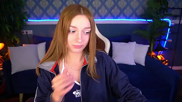 FoxyMayy online show from July 5, 2026, 7:10 pm