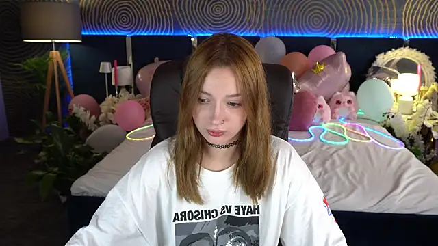 FoxyMayy online show from July 15, 2026, 5:45 am